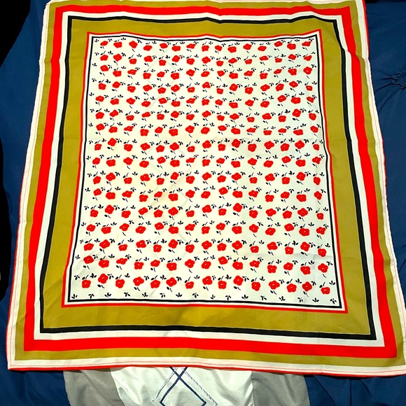 Scarf - Picture 1 of 2